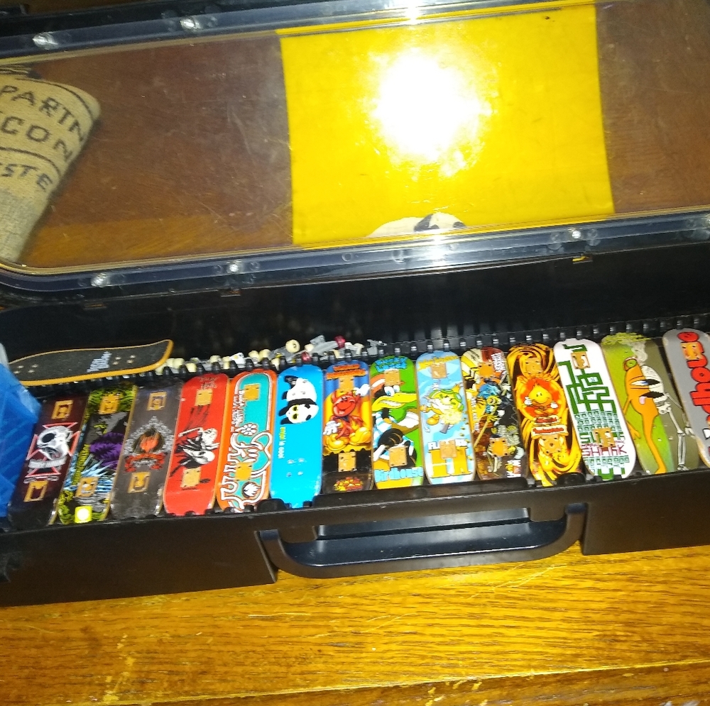 Tech deck lot
